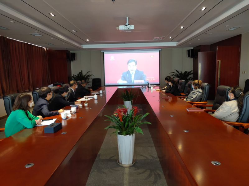 伟德国际1946bv官网组织干部职工收看&ldquo;中国这十年&middot;青海&rdquo;主题新闻发布会